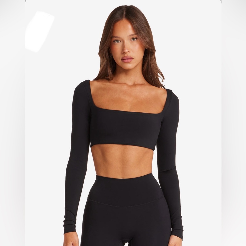 Crop Shop Boutique Freedom Long Sleeve Crop in Black Size Medium